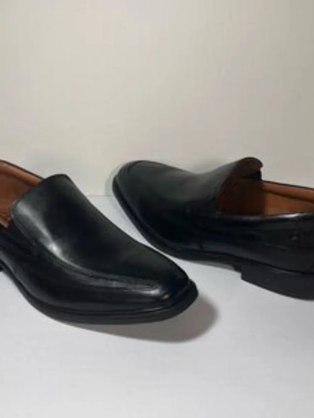 Clarks Tilden Free Leather Slip On shoes